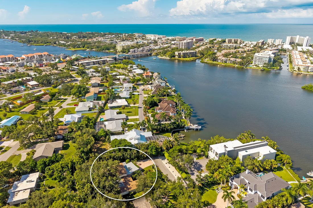 Sarasota, Florida, United States 4 - 18905071