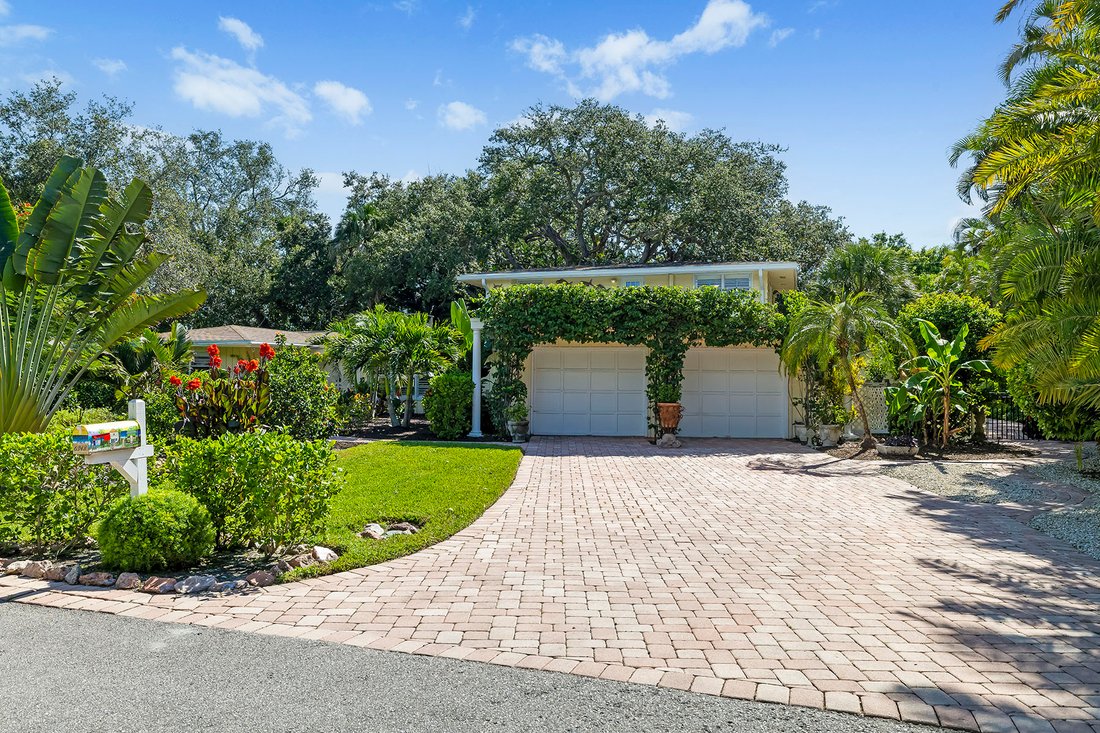 Sarasota, Florida, United States 1 - 18905071