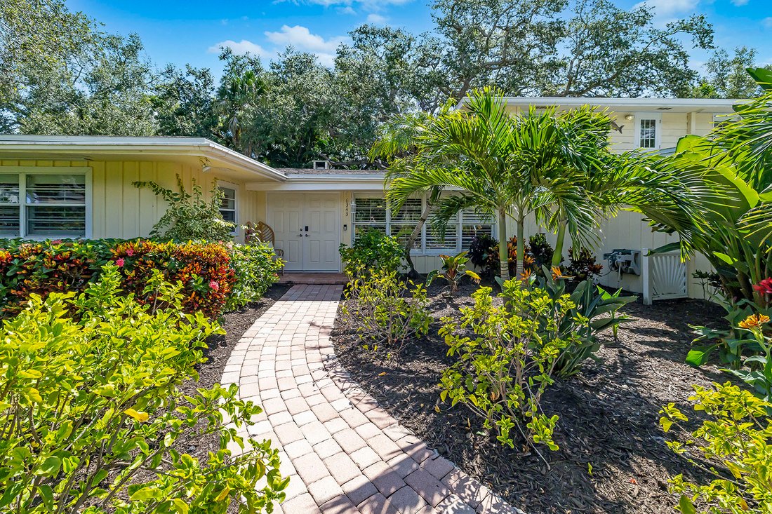 Sarasota, Florida, United States 2 - 18905071