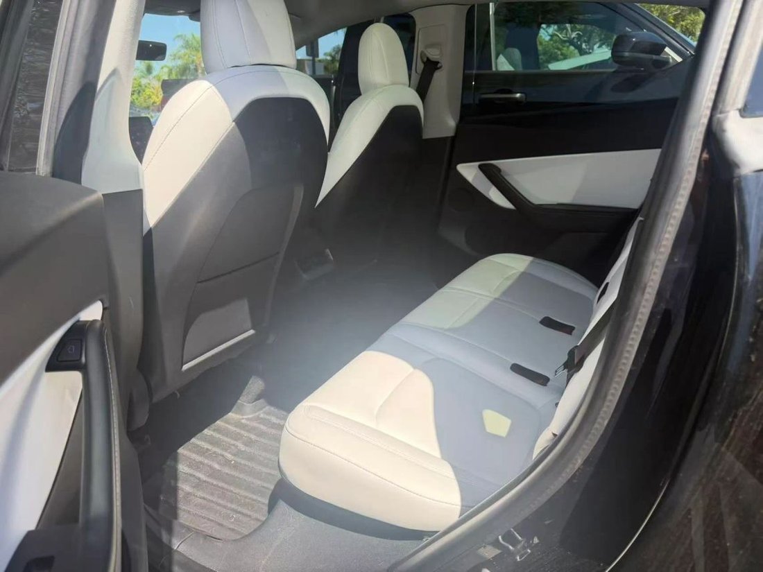 Suv in Costa Mesa, CA, United States 4 - 18904854