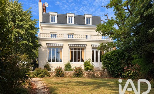 House in La Croix Saint Jacques, Dourdan, France 1