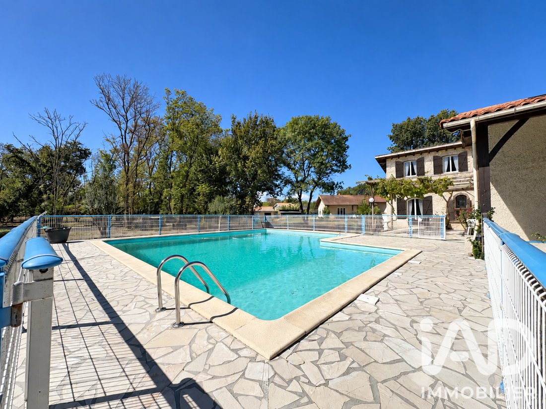 House in La Plaine, Saint-Loubes, France 1 - 18907429