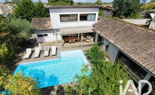 House in La Lesque, Eysines, France 1