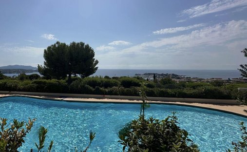 Apartment in Bandol, Provence-Alpes-Côte d'Azur, France 1