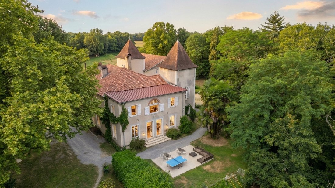 Chateau in Pouillon, Nouvelle-Aquitaine, France 1 - 18688502
