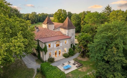 Chateau in Pouillon, Nouvelle-Aquitaine, France 1