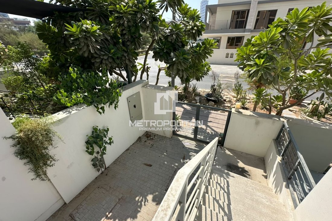 Townhouse in JVC / Jumeirah Village Circle, Dubai, United Arab Emirates 3 - 18616280