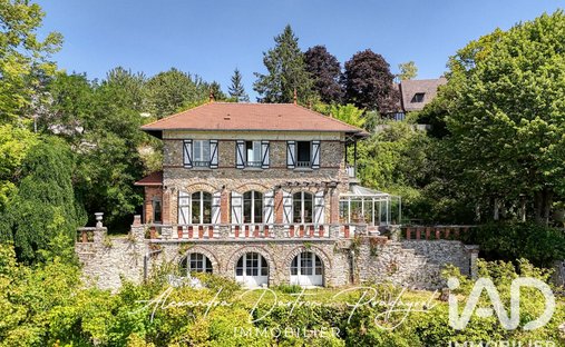 House in Vaux-sur-Seine, Ile-de-France, France 1