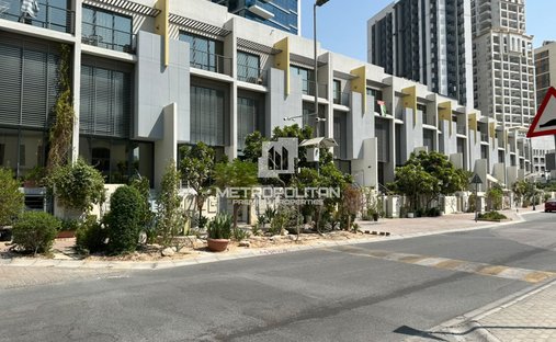 Townhouse in JVC / Jumeirah Village Circle, Dubai, United Arab Emirates 1