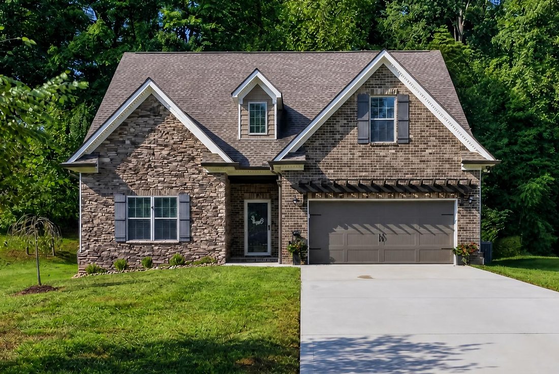 Lenoir City, Tennessee, United States 1 - 18904647