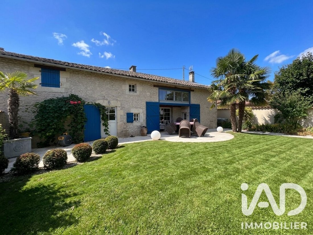 House in Vanzay, Nouvelle-Aquitaine, France 2 - 18829034