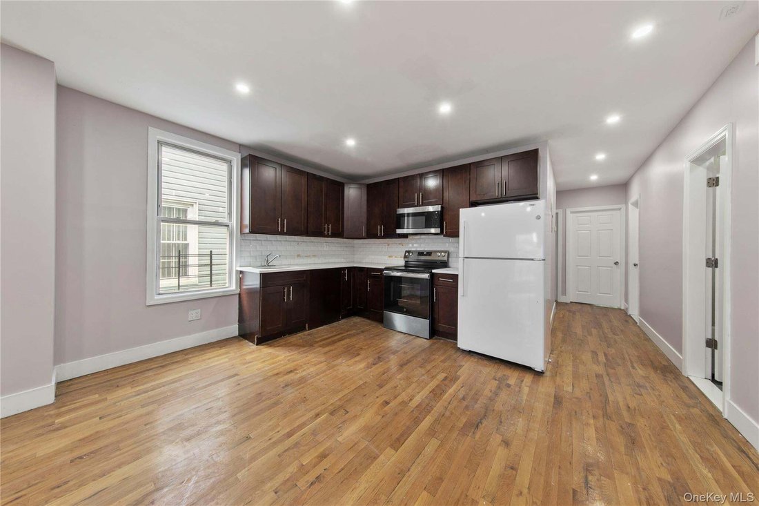 House in New York, New York, United States 5 - 18909654