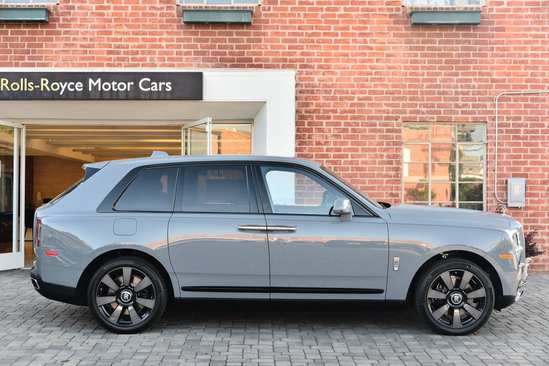 Suv in Beverly Hills, CA, United States 3 - 18920122