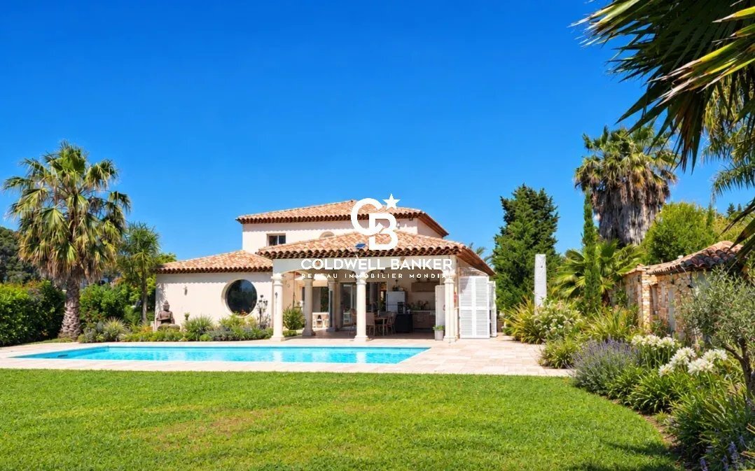Villa in Carqueiranne, Provence-Alpes-Côte d'Azur, France 1 - 14280177