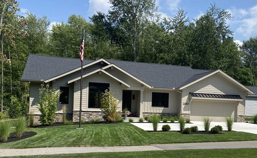 House in Lake Angelus, Michigan, United States 1