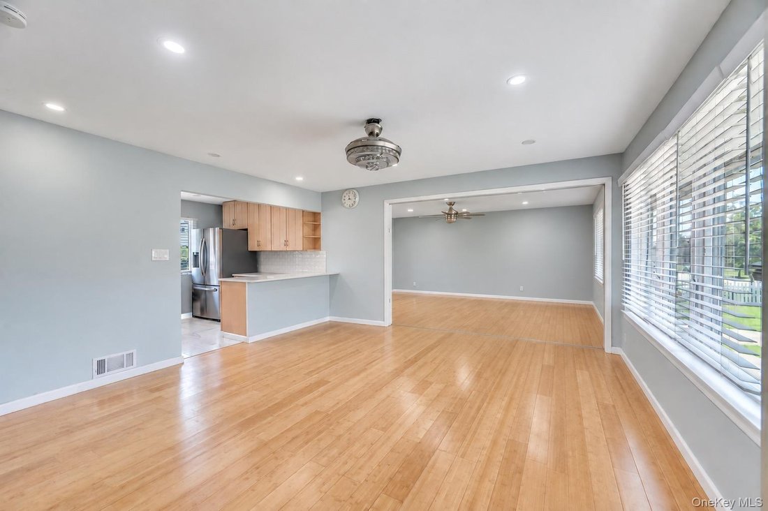 Casa a Hicksville, New York, Stati Uniti 4 - 18469514