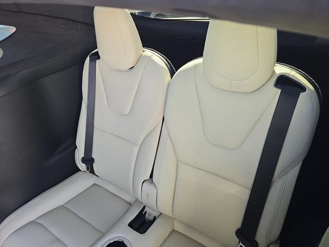 Suv in Riverside, CA, United States 5 - 18913875
