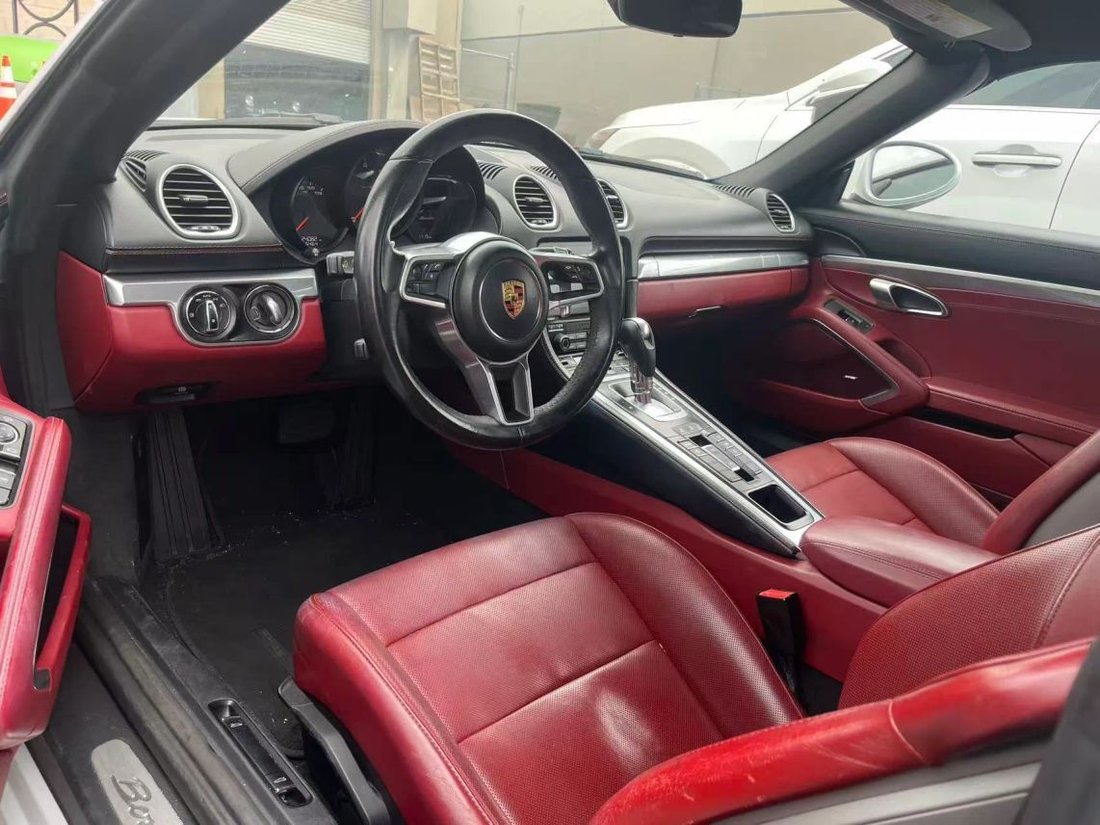 Cabriolet in Costa Mesa, CA, United States 4 - 18911868