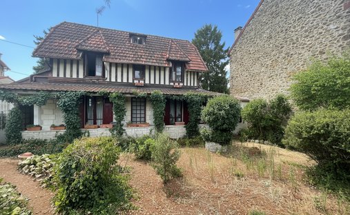 House in Village Doumer, Carrieres-sur-Seine, France 1