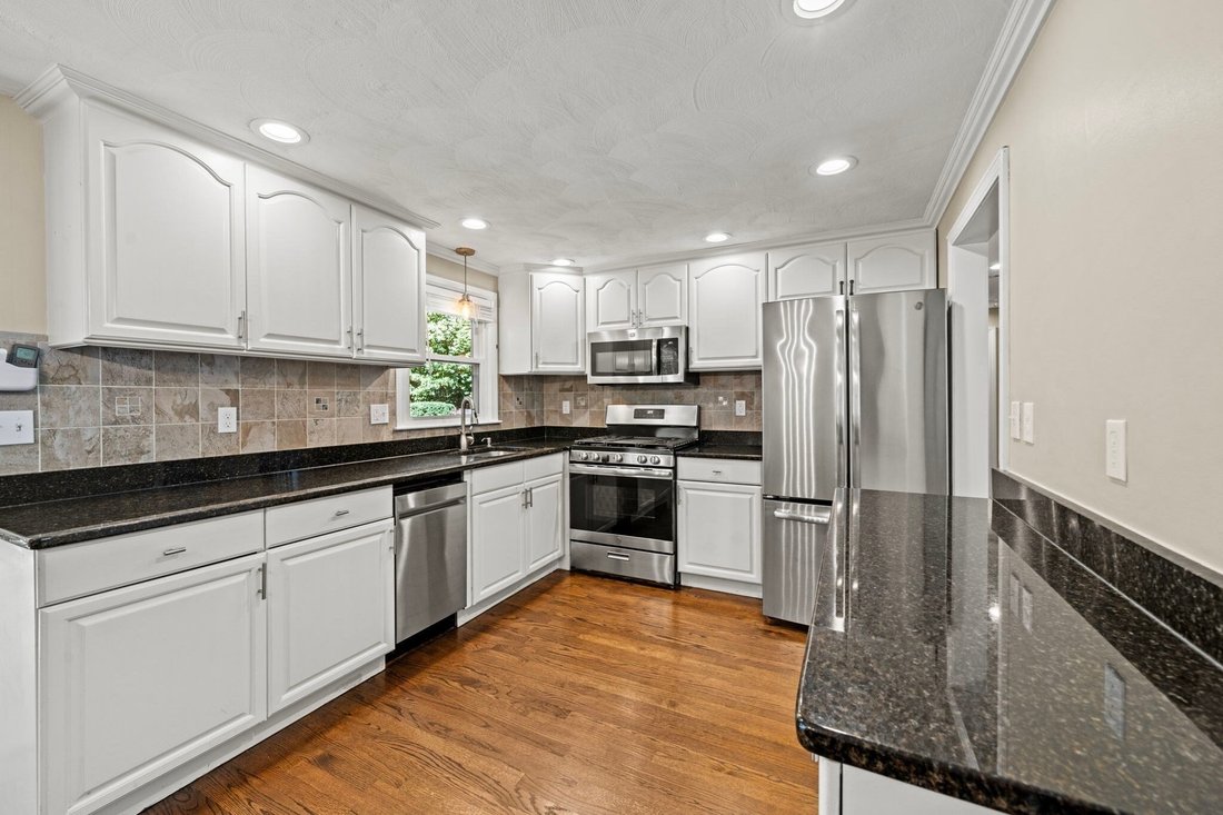 House in Tewksbury, Massachusetts, United States 5 - 18905149