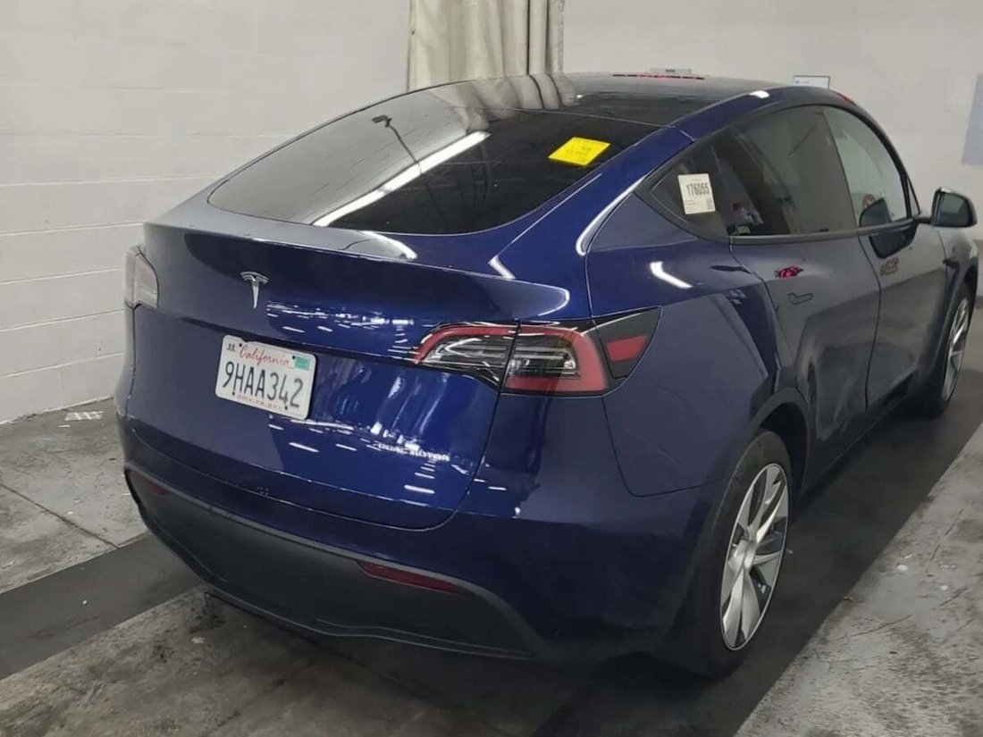 Suv in Newport Beach, CA, United States 3 - 18913914