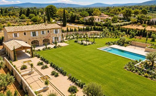 Country House in Eygalières, Provence-Alpes-Côte d'Azur, France 1