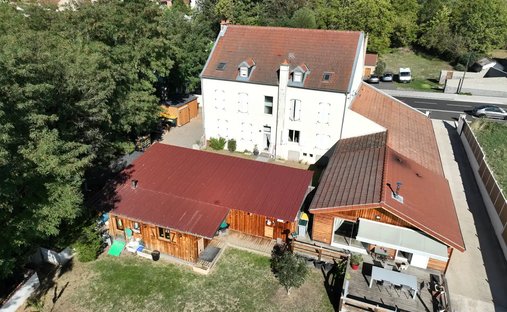 Saint-Yorre, Auvergne-Rhône-Alpes, France 1