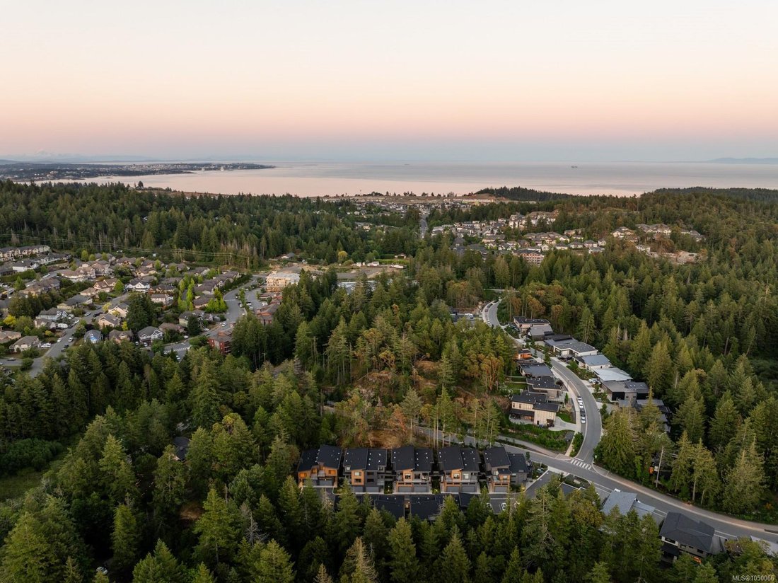 Townhouse in Colwood, British Columbia, Canada 4 - 18910893