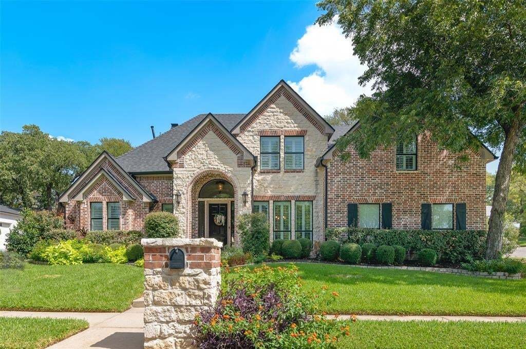 House in Bedford, Texas, United States 1 - 18913246