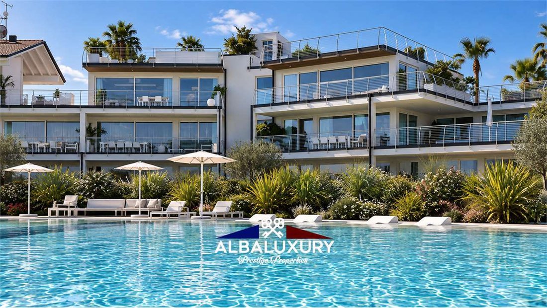 Apartment in Hill Zone, Padenghe sul Garda, Lombardy 1 - 18086254