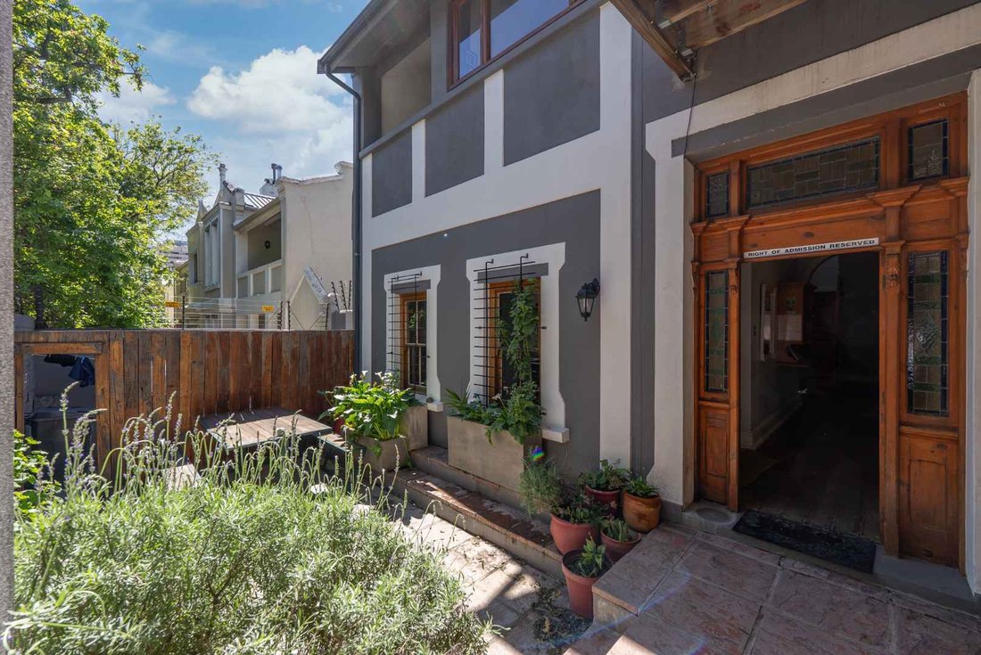House in City Centre, City Bowl, Cape Town 2 - 18906443