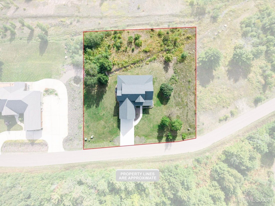 House in Hancock, Michigan, United States 2 - 18906536