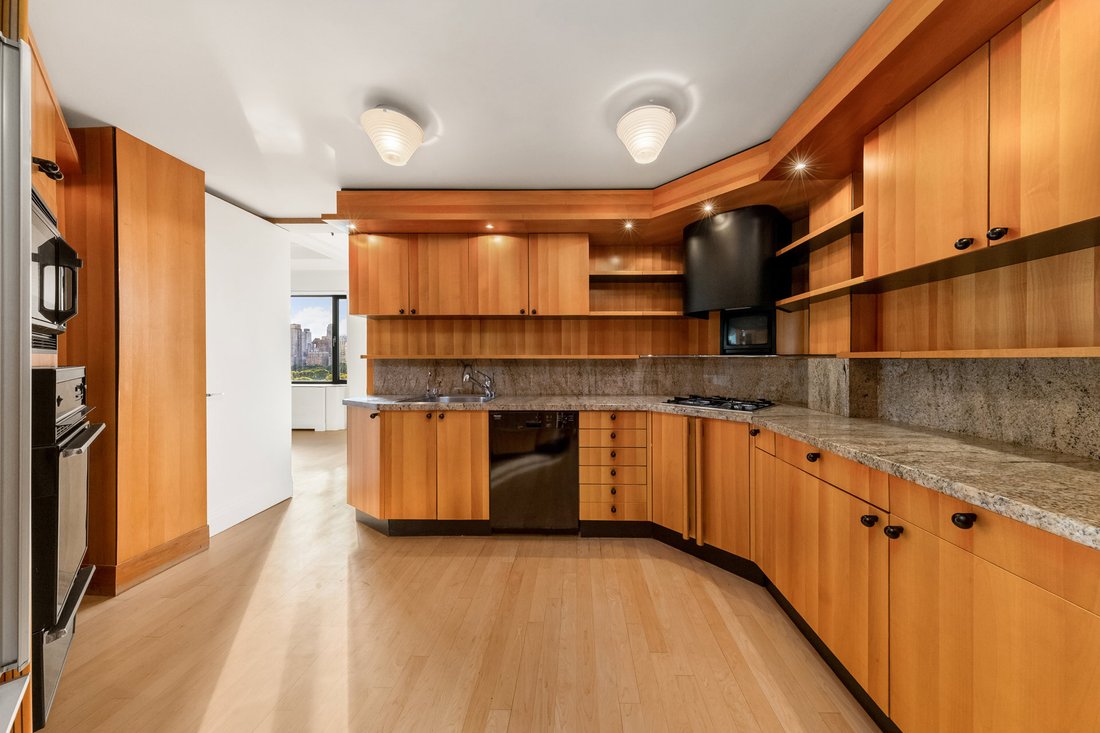 Co Op in New York, New York, United States 5 - 18910665