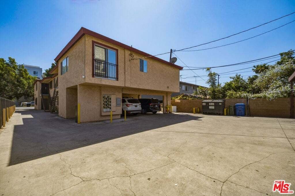 Los Angeles, California, United States 4 - 18908862
