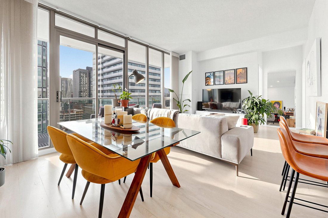Condo in Toronto, Ontario, Canada 2 - 18912239