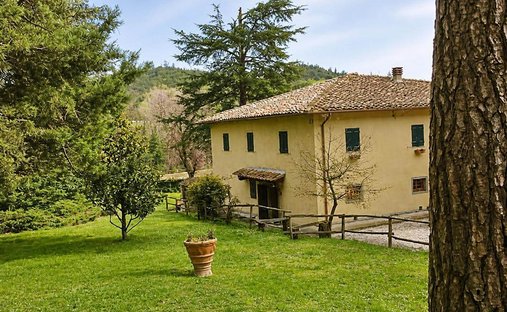 Country House in Vicchio, Tuscany, Italy 1