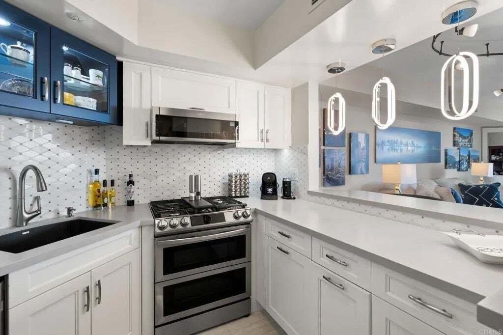 Condo in San Diego, California, United States 5 - 18913290