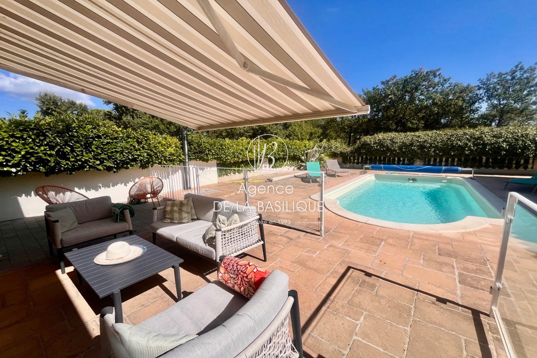 Villa in Nans-les-Pins, Provence-Alpes-Côte d'Azur, France 2 - 17985277