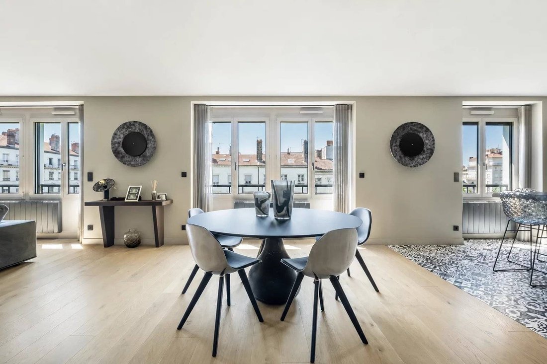 Apartment in Saint Vincent, Lyon 1er Arrondissement, Lyon 3 - 18060808