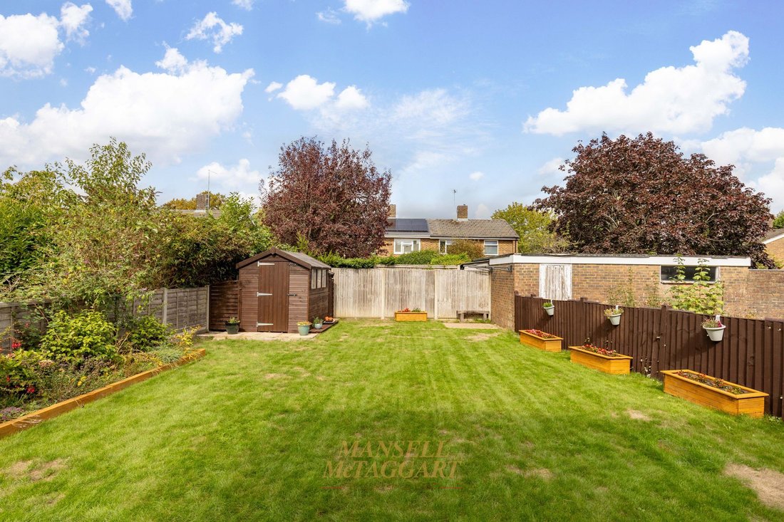 Haus in Furnace Green, Crawley, England 2 - 18907457