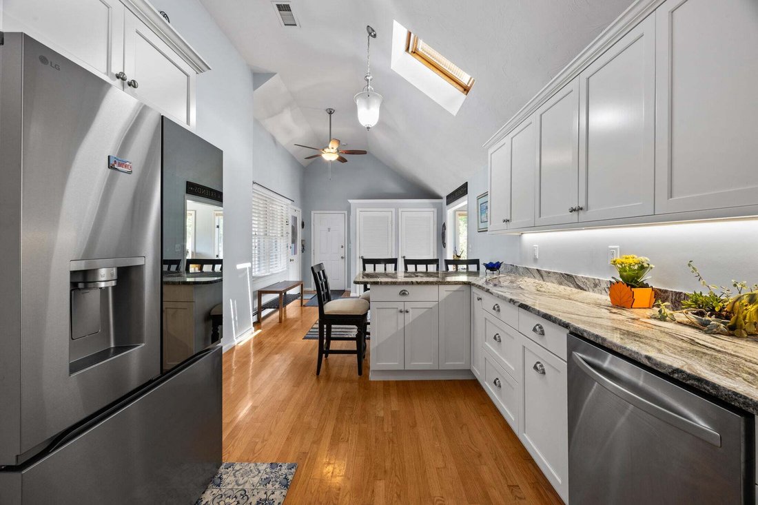 House in Harwich, Massachusetts, United States 4 - 18836406