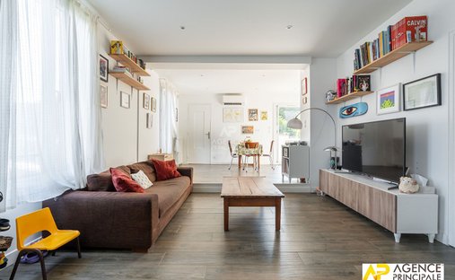 House in Napoleon, Maisons-Laffitte, France 1