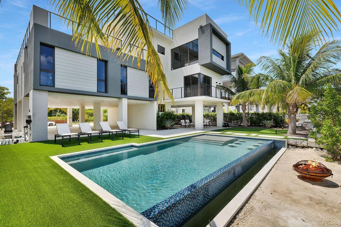 House in Key Colony Beach, Florida, United States 3 - 18905421