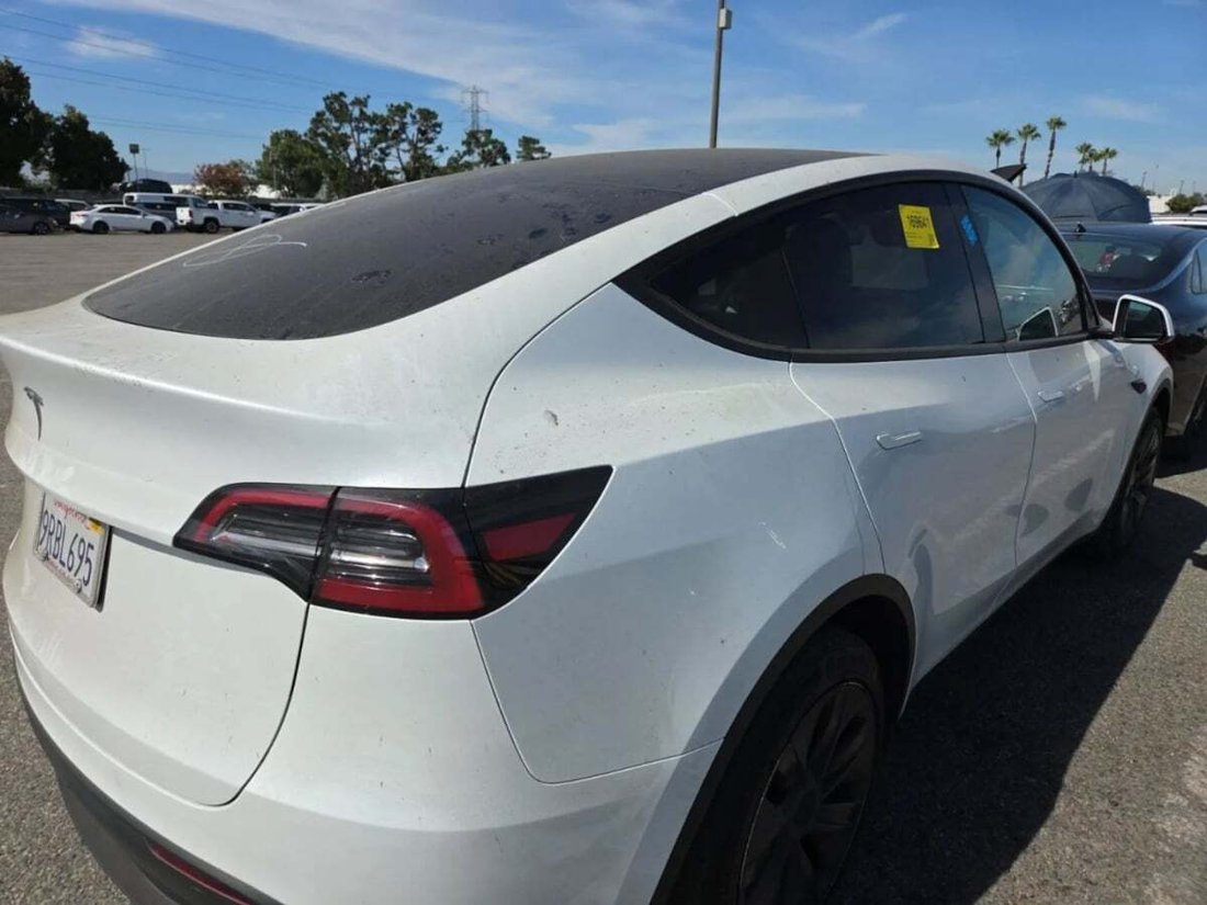 Suv in Newport Beach, CA, United States 5 - 18913905