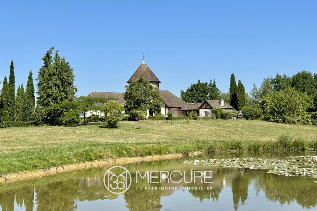 Estate in Givry, Bourgogne – Franche-Comté, France 2 - 18807011