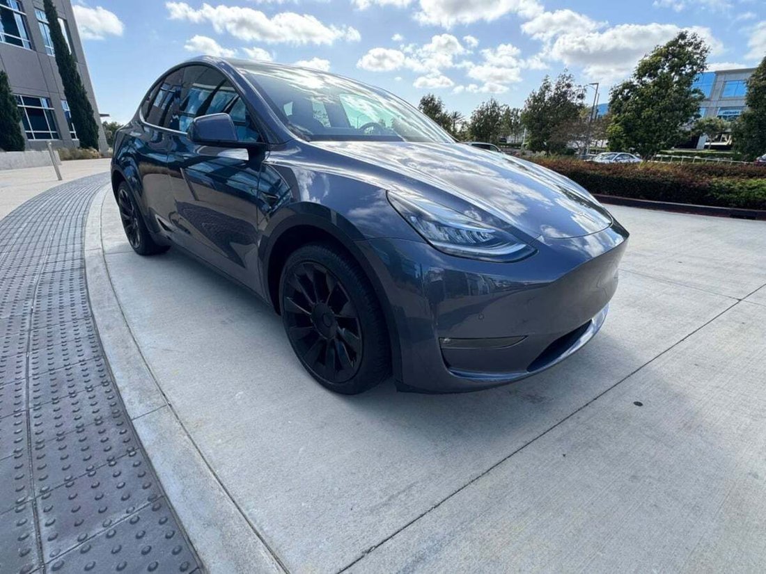 Suv in Newport Beach, CA, United States 3 - 18640656