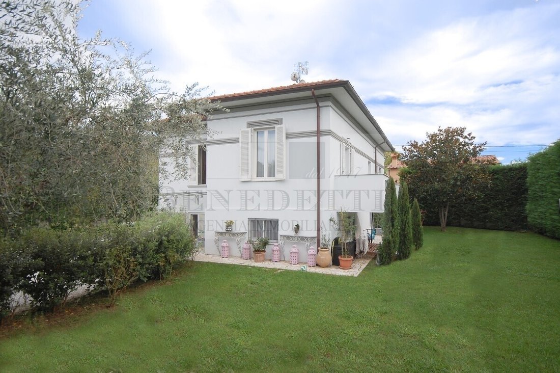 Villa in Pietrasanta, Tuscany, Italy 5 - 18906451