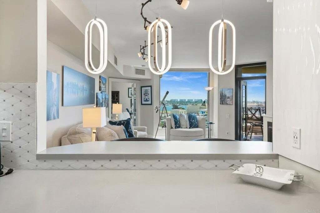 Condo in San Diego, California, United States 3 - 18913290
