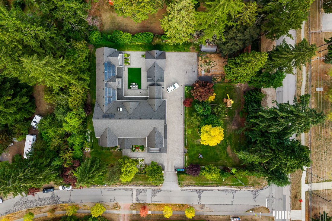 Estate in Surrey, British Columbia, Canada 3 - 18914211