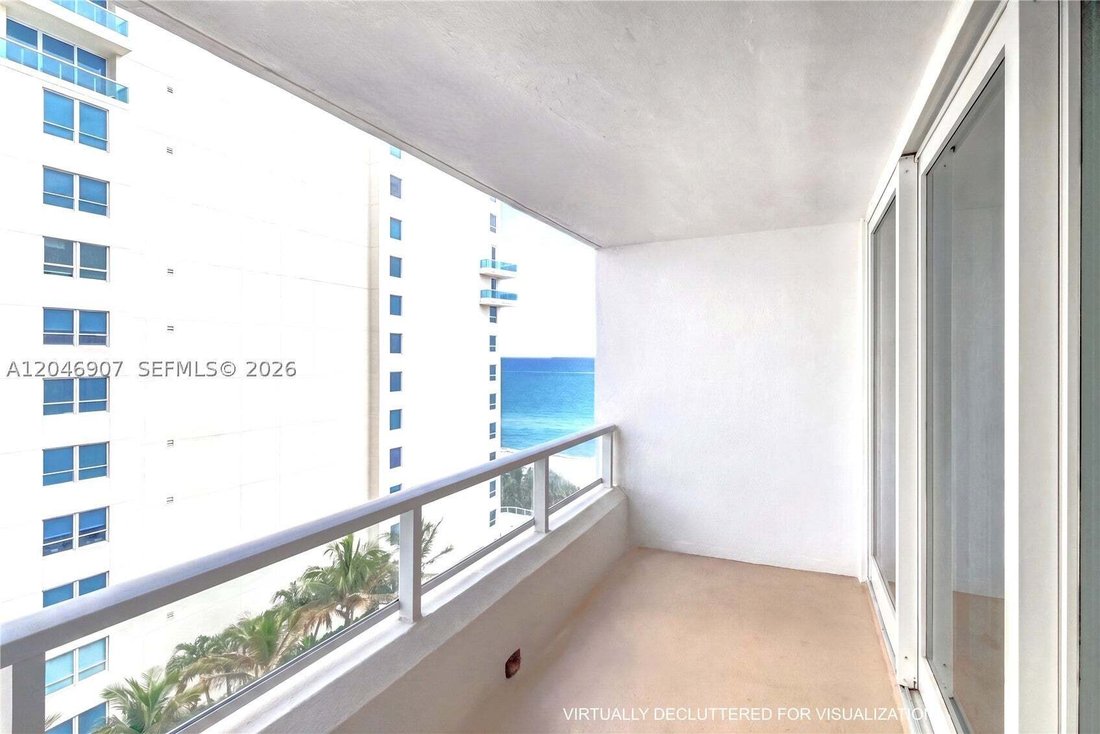 Condo in Miami Beach, Florida, United States 5 - 18324157